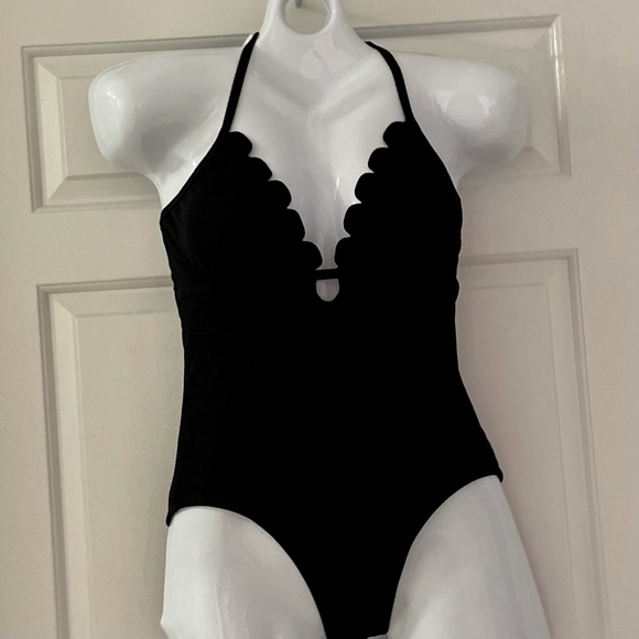 Scalloped Edge Bathing Suit, Black, Time and Tru size S (4-6) - Picture 3 of 16